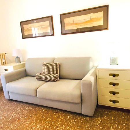 רומא Trastevere For You... 3 Bedrooms Apartment מראה חיצוני תמונה