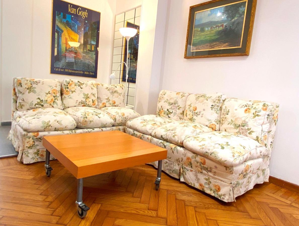 רומא Trastevere For You... 3 Bedrooms Apartment מראה חיצוני תמונה