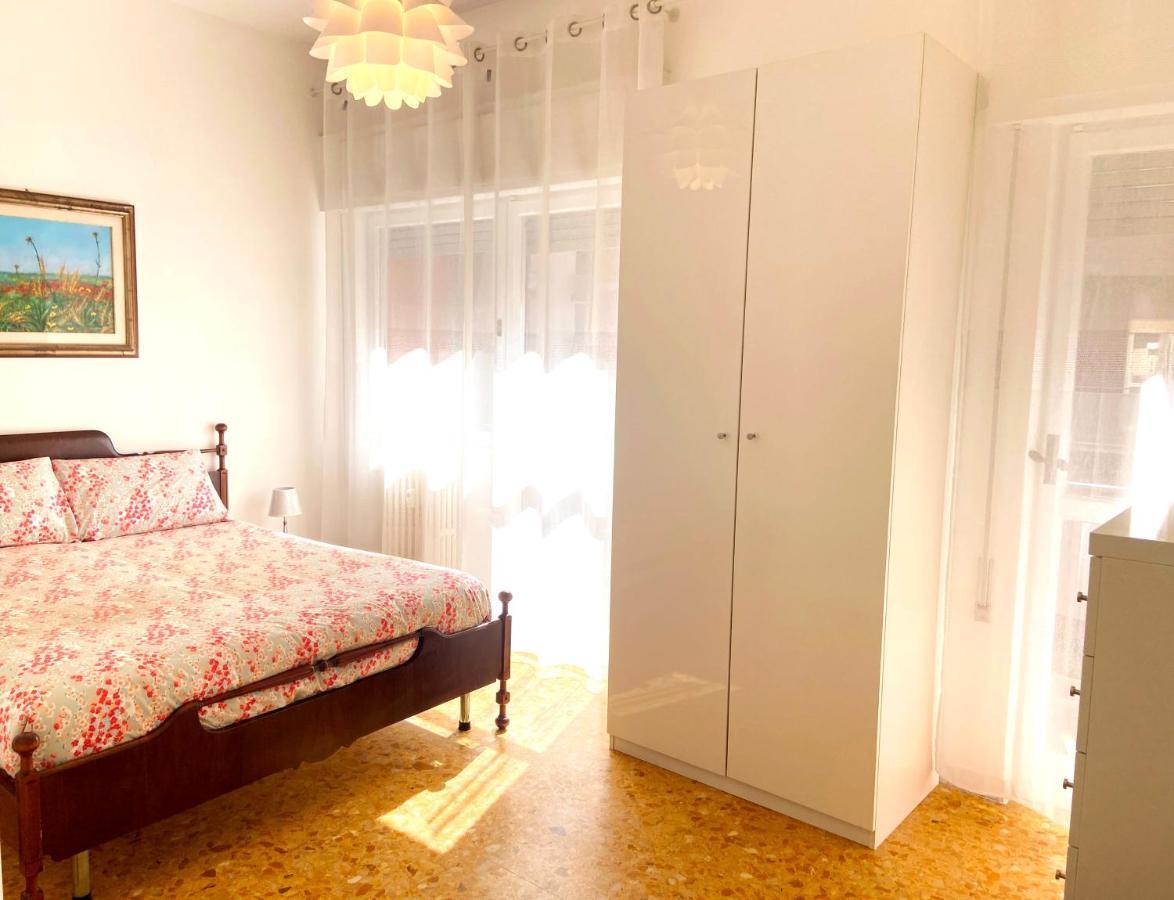 רומא Trastevere For You... 3 Bedrooms Apartment מראה חיצוני תמונה