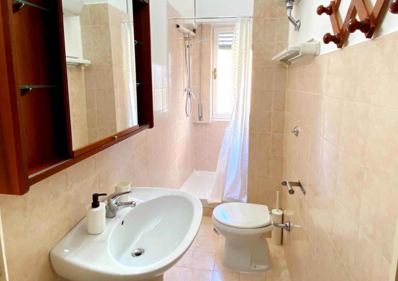 רומא Trastevere For You... 3 Bedrooms Apartment מראה חיצוני תמונה