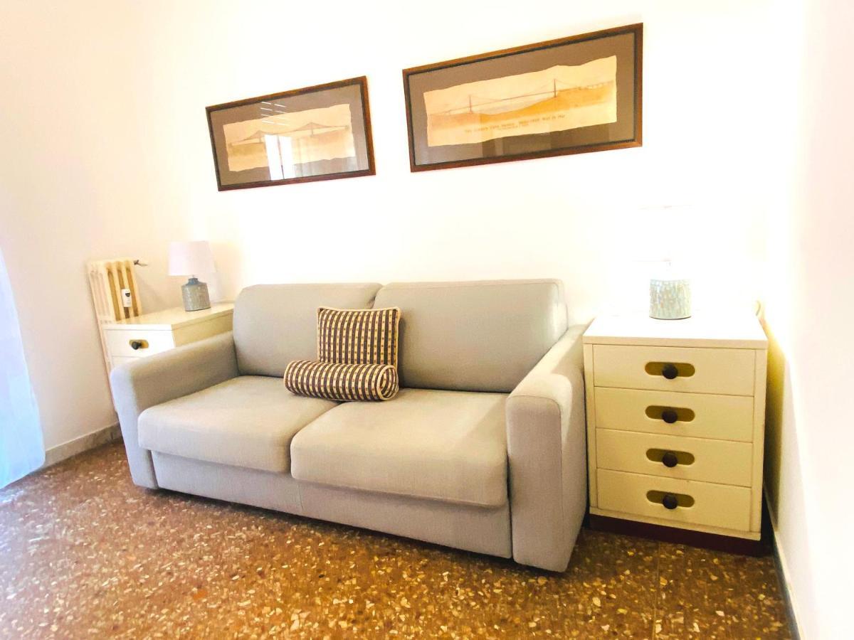 רומא Trastevere For You... 3 Bedrooms Apartment מראה חיצוני תמונה