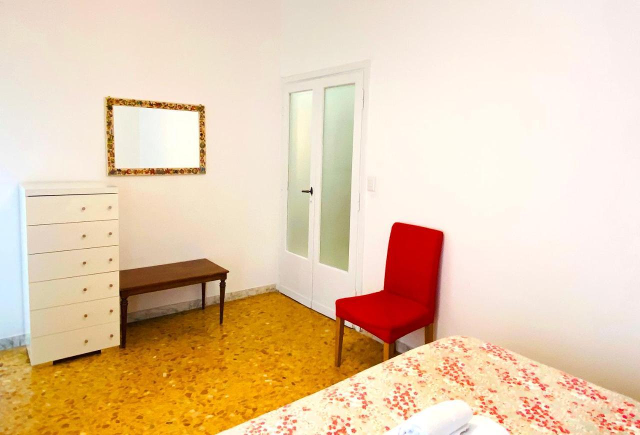 רומא Trastevere For You... 3 Bedrooms Apartment מראה חיצוני תמונה