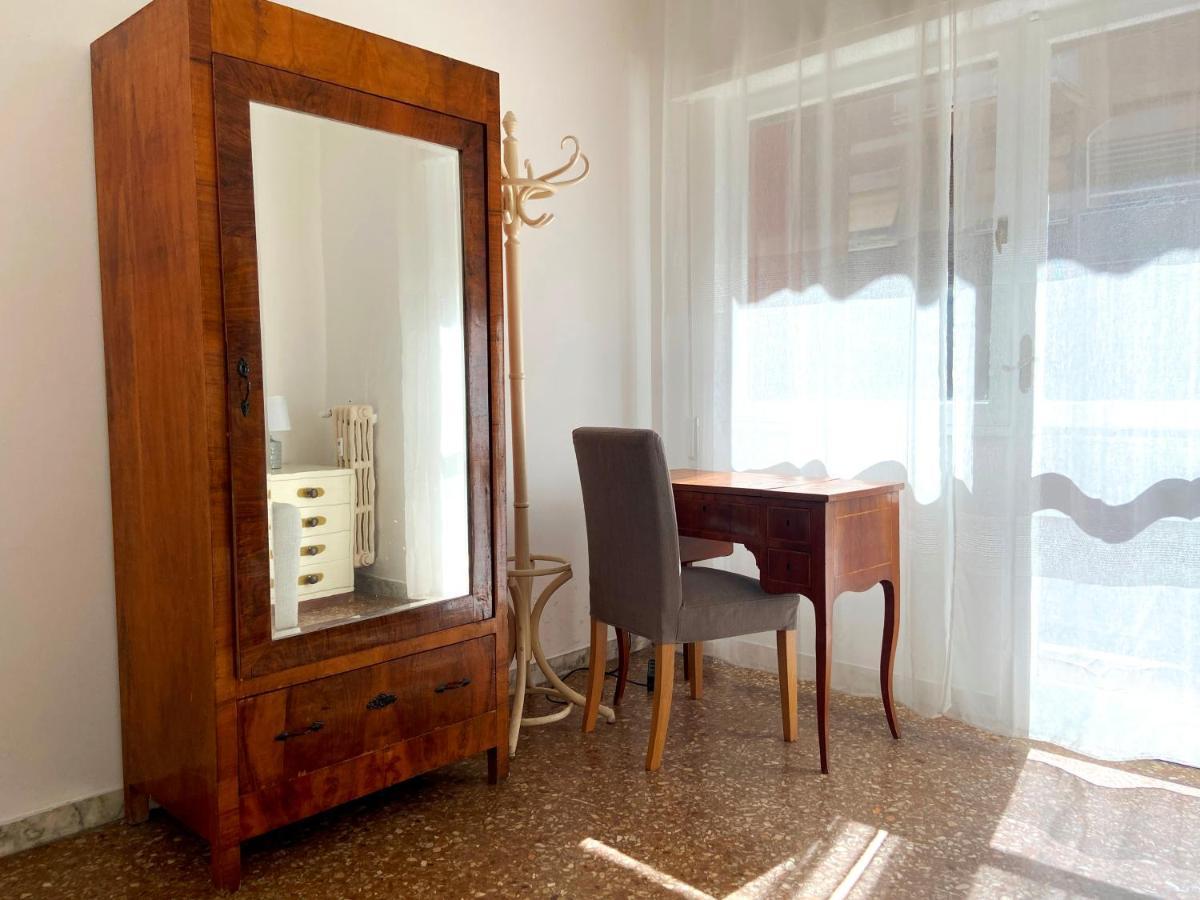 רומא Trastevere For You... 3 Bedrooms Apartment מראה חיצוני תמונה