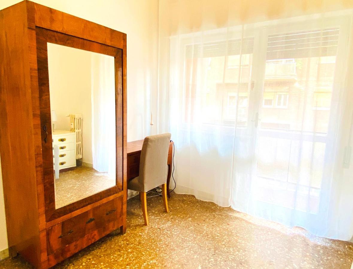 רומא Trastevere For You... 3 Bedrooms Apartment מראה חיצוני תמונה